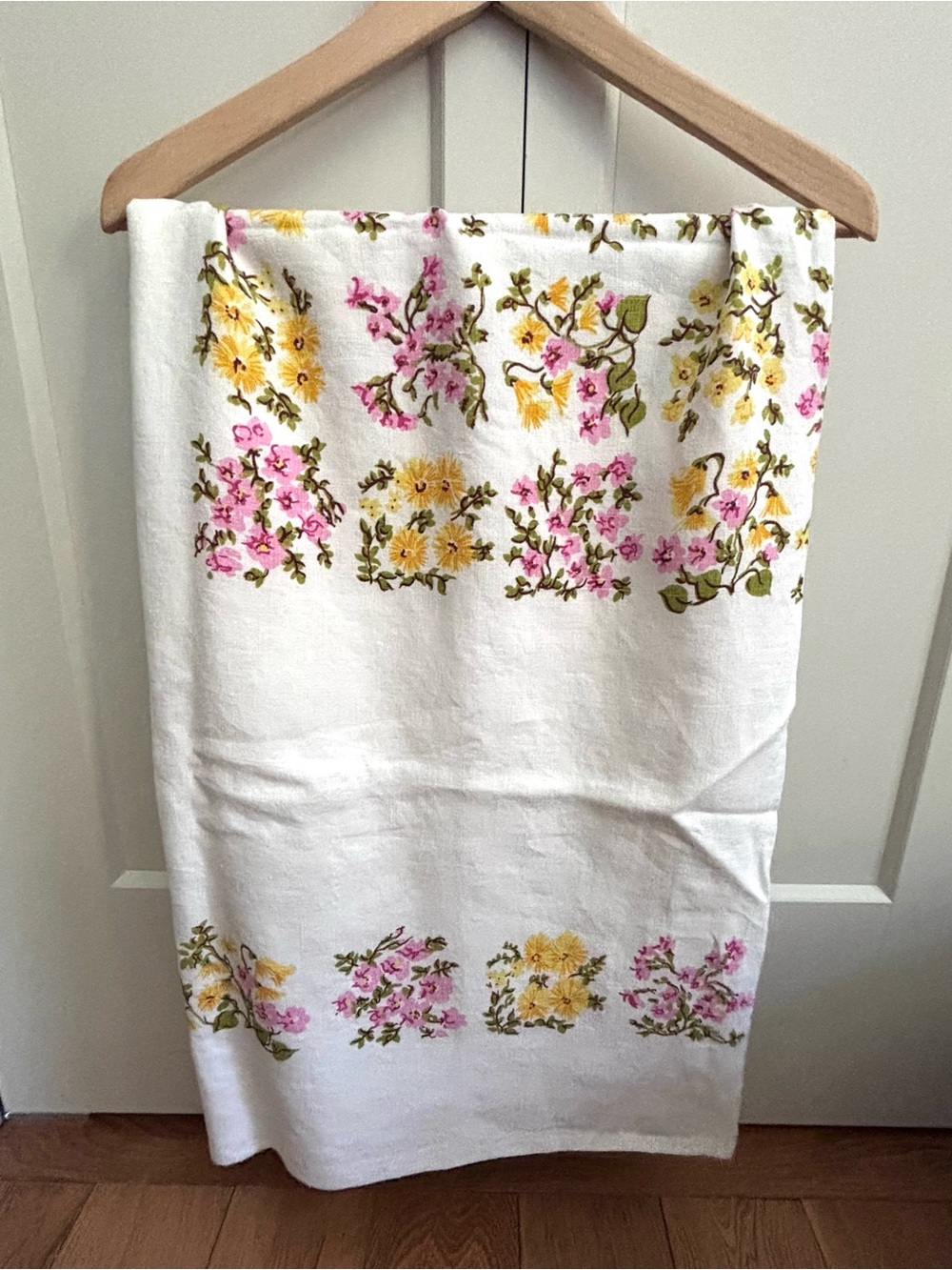 Vintage 65” x 49.5” Linen Tablecloth with Pink and Yellow Flowers READ
